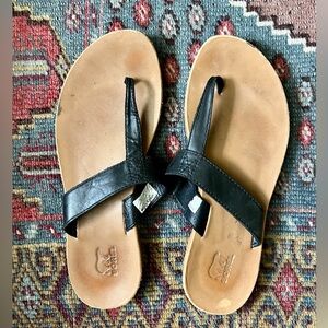 Sorel T-strap sandals size 9.5 / EU 42
